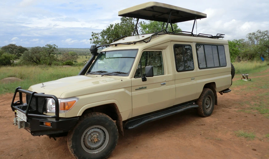 luxury-gorilla-trekking-safaris-in-uganda